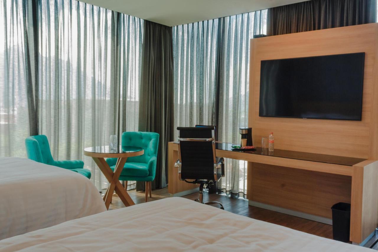 Hotel Kavia Monterrey Exteriér fotografie